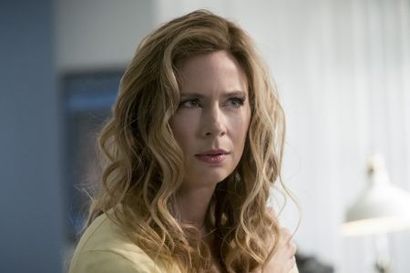 Anne Dudek in The Flash (2014)