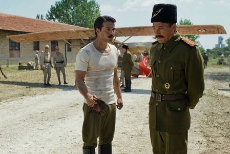 Murat Arkin and Hilmi Cem Intepe in Hürkus: Göklerdeki Kahraman (2018)