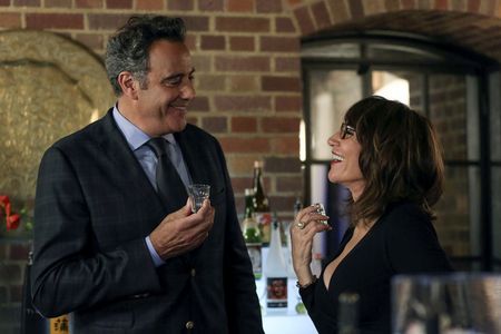 Brad Garrett and Katey Sagal in This Is Us (2016)