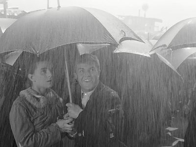 Brunella Bovo and Francesco Golisano in Miracle in Milan (1951)