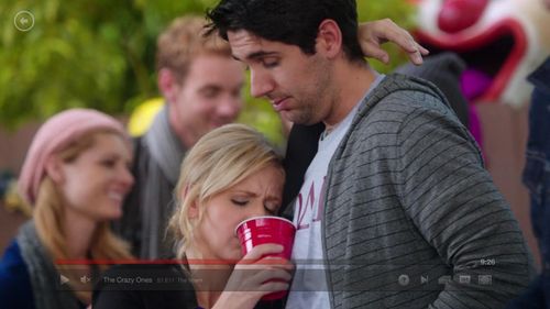 Sarah Michelle Gellar and Daniel Rubiano in The Crazy Ones: The Intern.