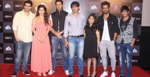 Hiten Tejwani, Rajneesh Duggal, Aamir Dalvi, and Sonarika Bhadoria at an event for Saansein: The Last Breath (2016)