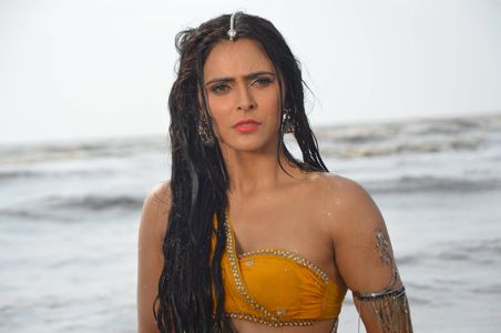 Madhurima Tuli in Chandrakanta (2017)