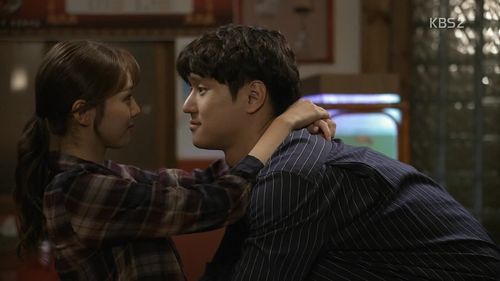 Go Kyung-Pyo and Chae Soo-bin in Strongest Deliveryman (2017)