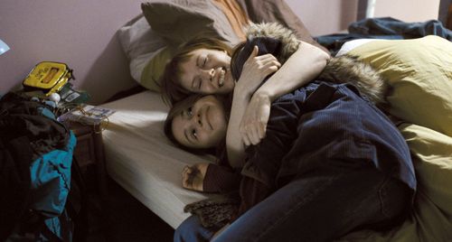 Julie-Marie Parmentier and Nina Rodriguez in No et moi (2010)