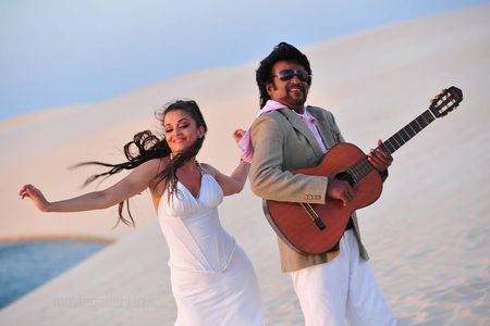 Aishwarya Rai Bachchan and Rajinikanth in Enthiran (2010)