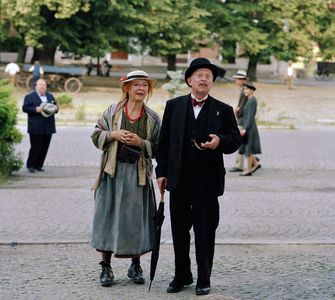 Stanislav Zindulka and Ludmila Molínová in Bylo nás pet (1994)