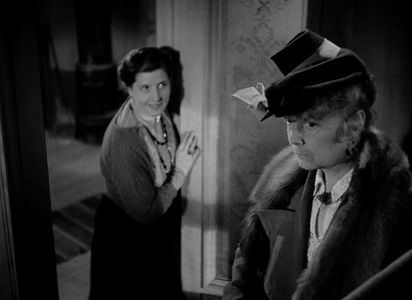 Dagny Lind and Signe Wirff in Crisis (1946)