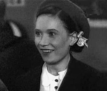 Anna Komolova in Staryy naezdnik (1941)