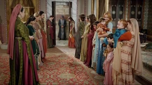 Nebahat Çehre, Sema Kecik, Nur Fettahoglu, Meryem Uzerli, Selen Öztürk, Tunç Oral, and Ayda Acar in The Magnificent Cent