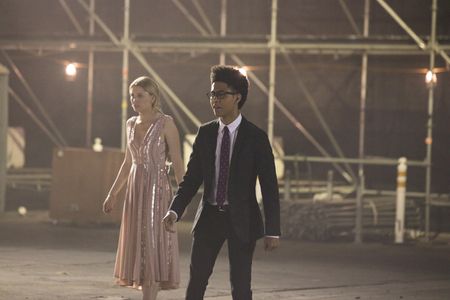 Virginia Gardner and Rhenzy Feliz in Runaways (2017)