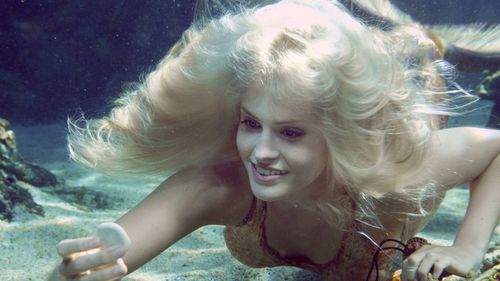 Amy Ruffle in Mako Mermaids (2013)