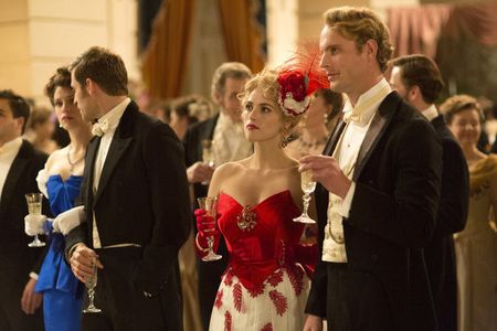 Jessica De Gouw, Katie McGrath, Oliver Jackson-Cohen, and Jack Fox in Dracula (2013)