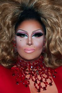 Roxxxy Andrews