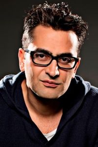 Antonio Esfandiari