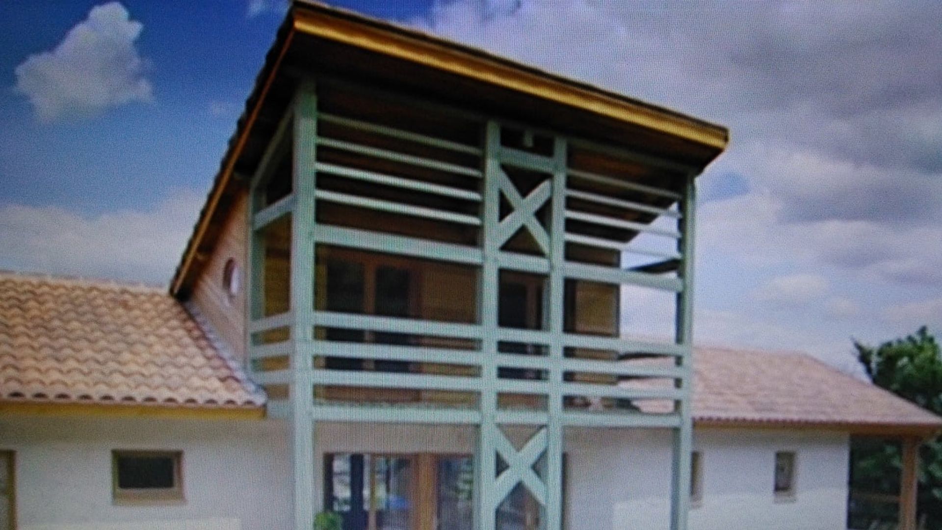 Grand Designs Abroad background