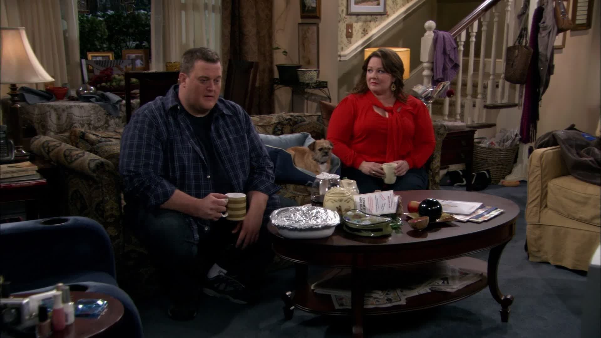 Mike & Molly background