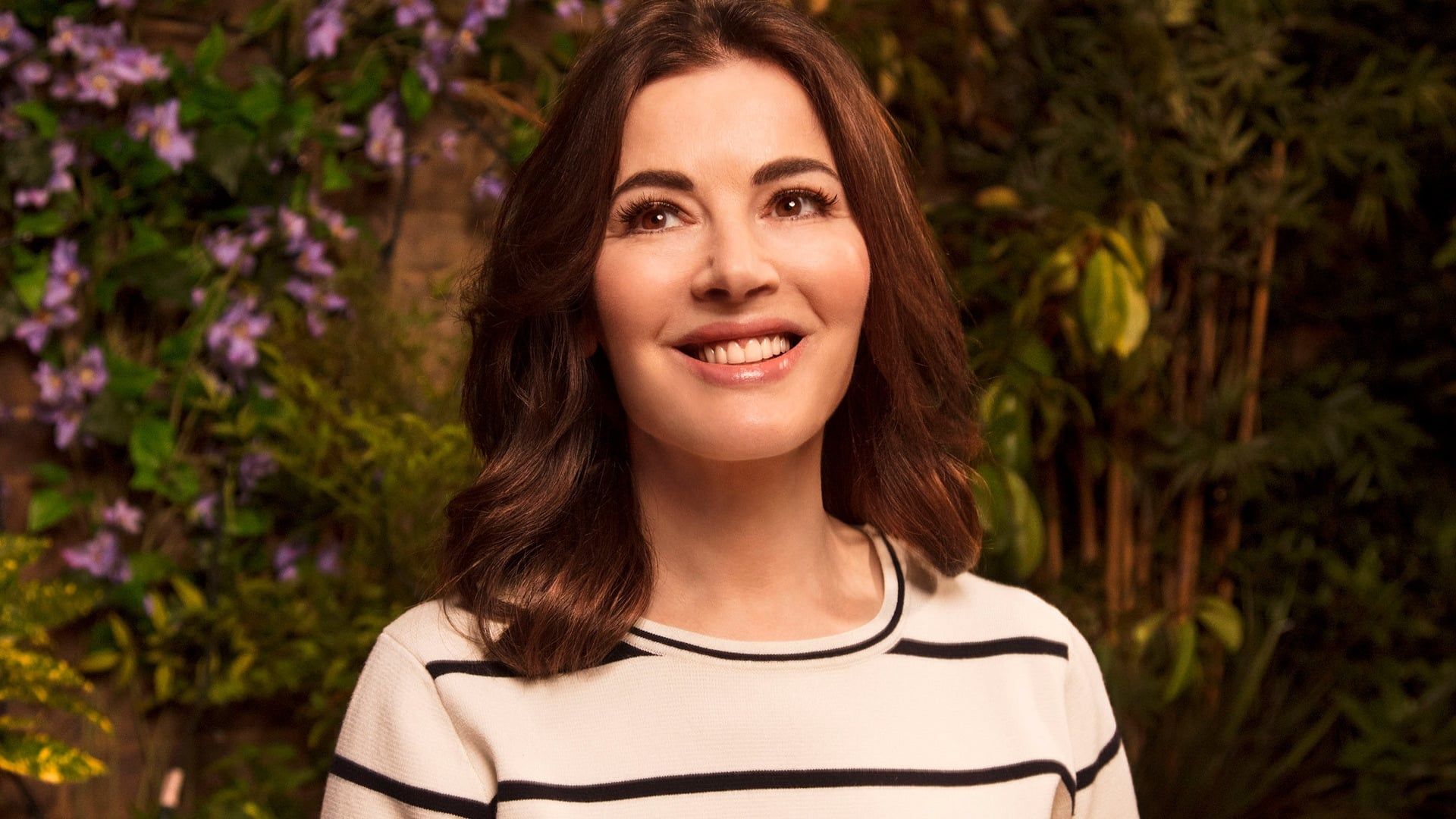 Nigella: At My Table background