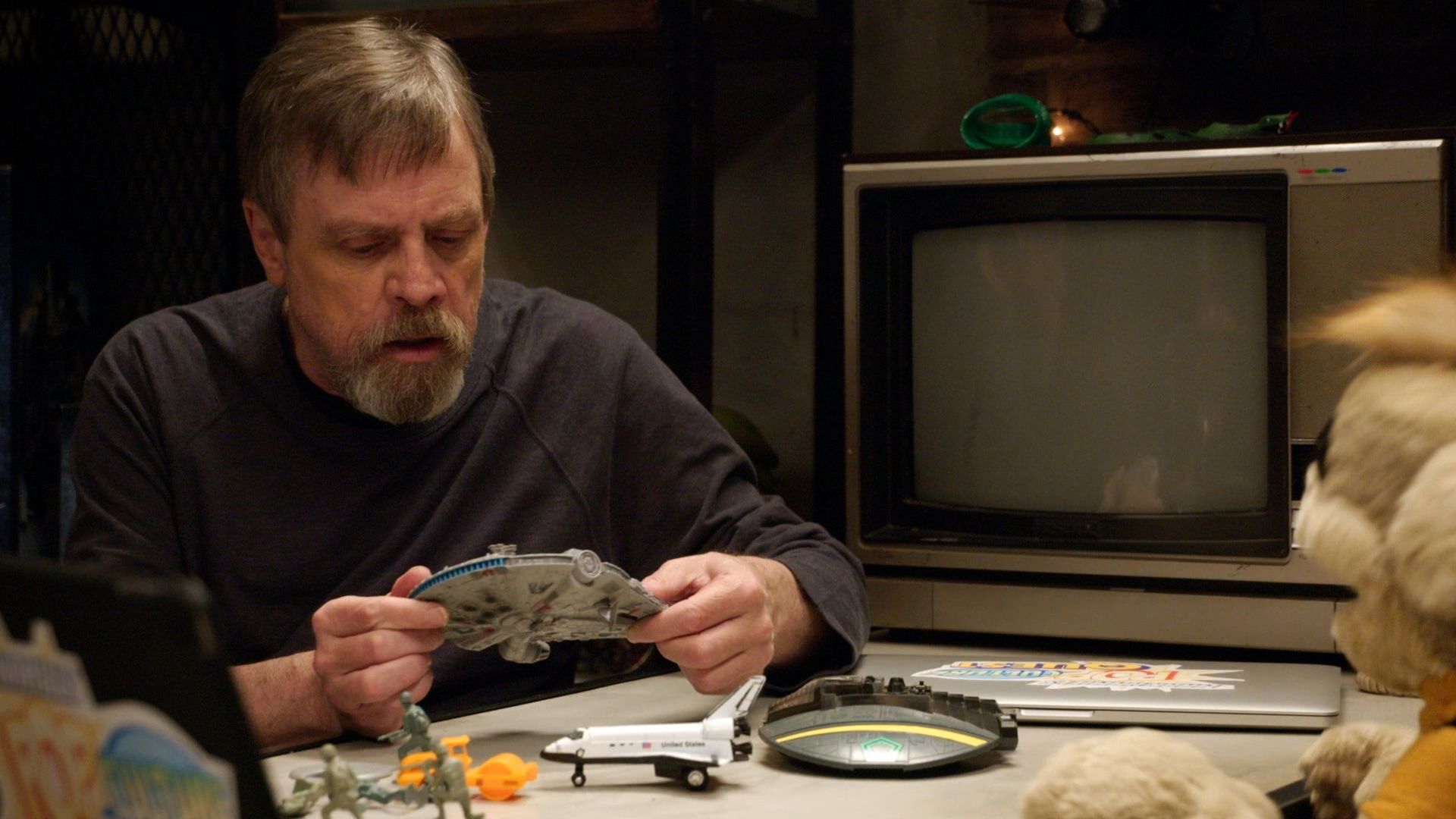 Mark Hamill's Pop Culture Quest background