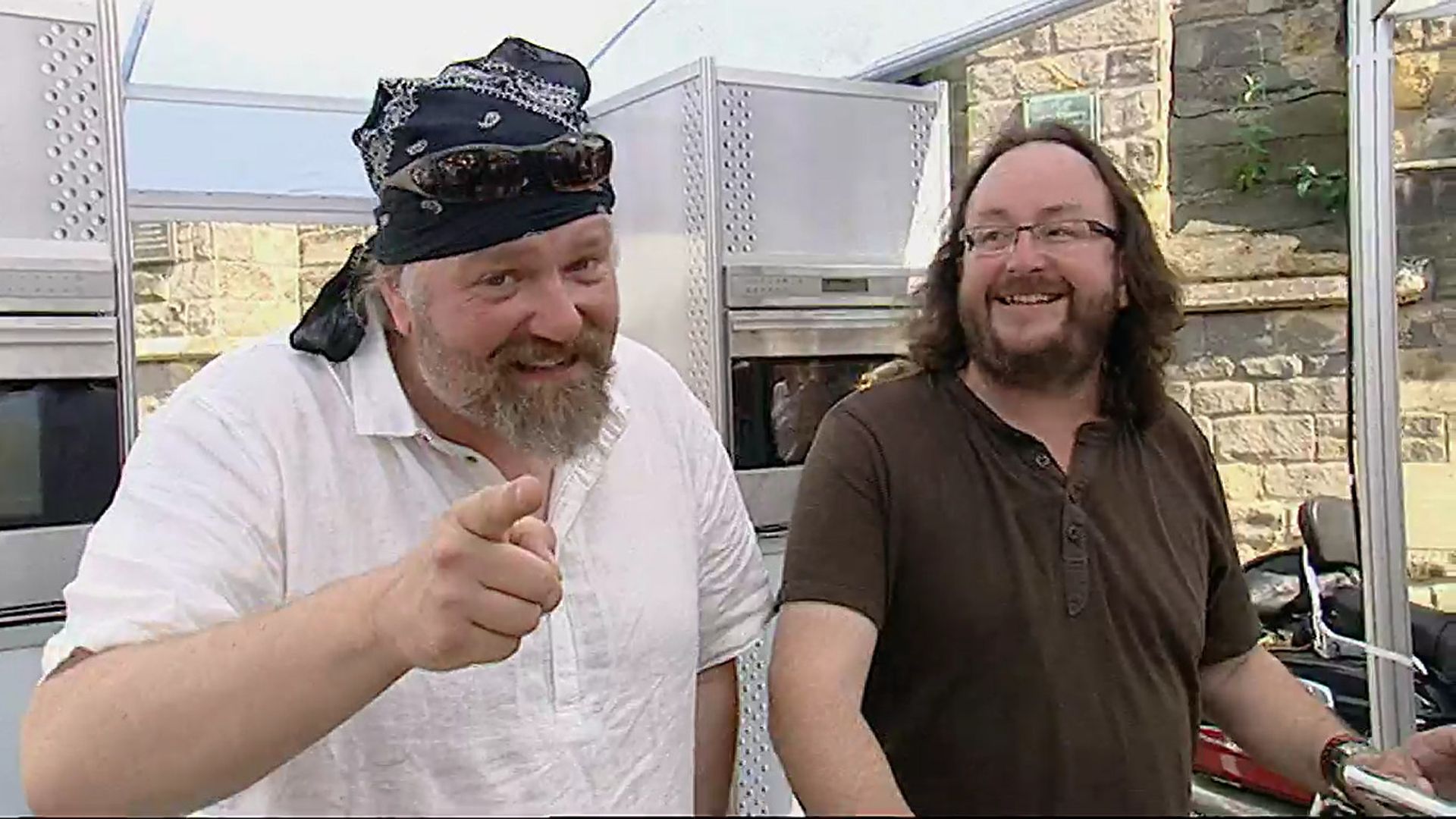 The Hairy Bikers' Food Tour of Britain background