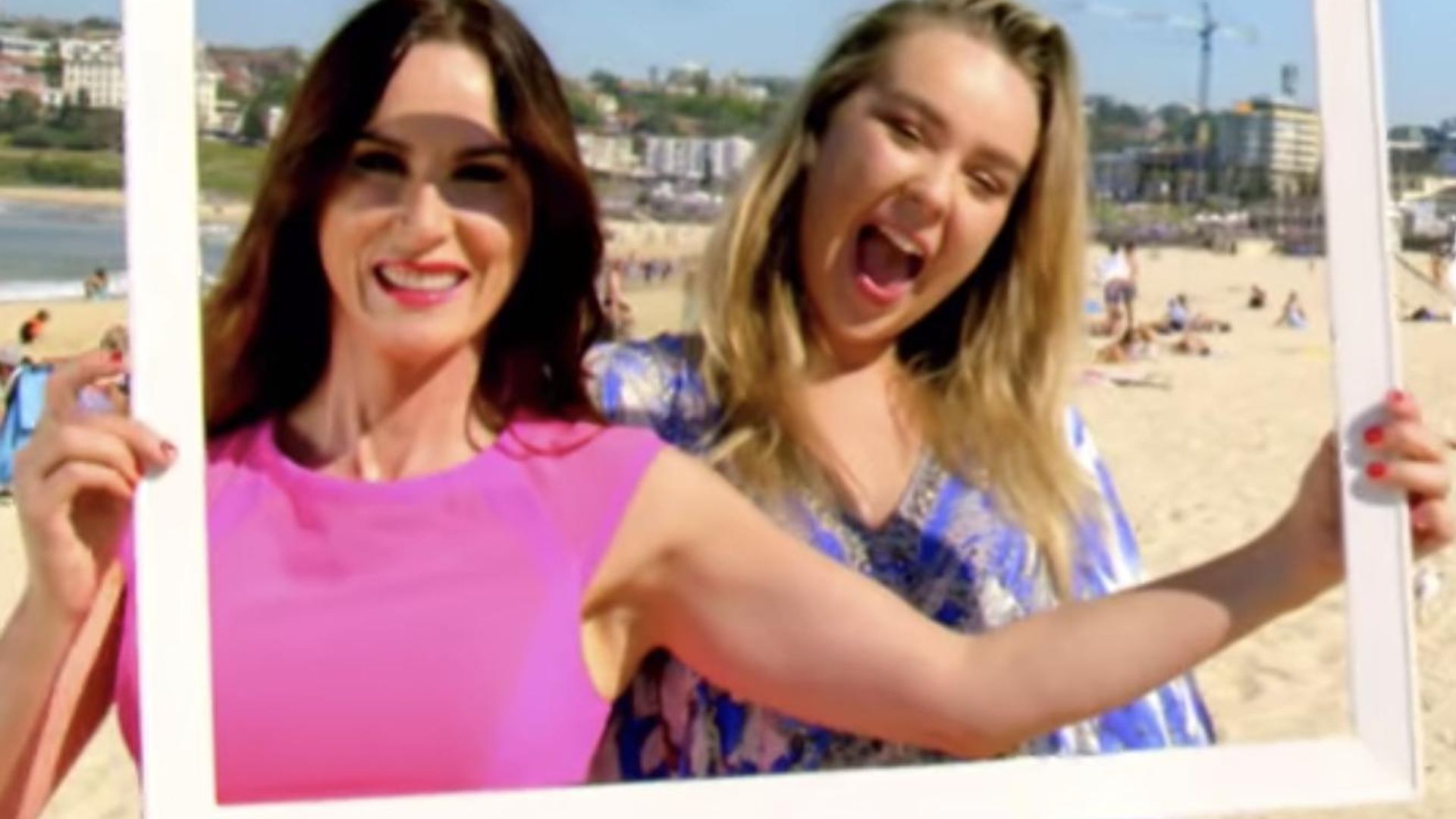 Instant Hotel background