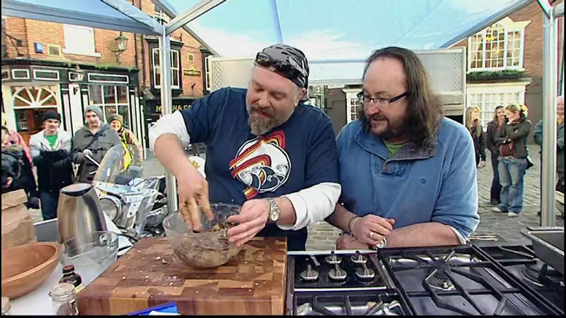 The Hairy Bikers' Food Tour of Britain background