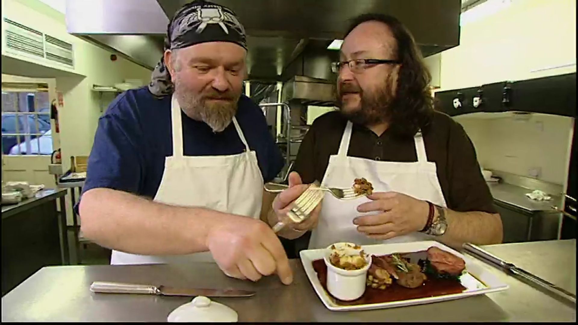 The Hairy Bikers' Food Tour of Britain background