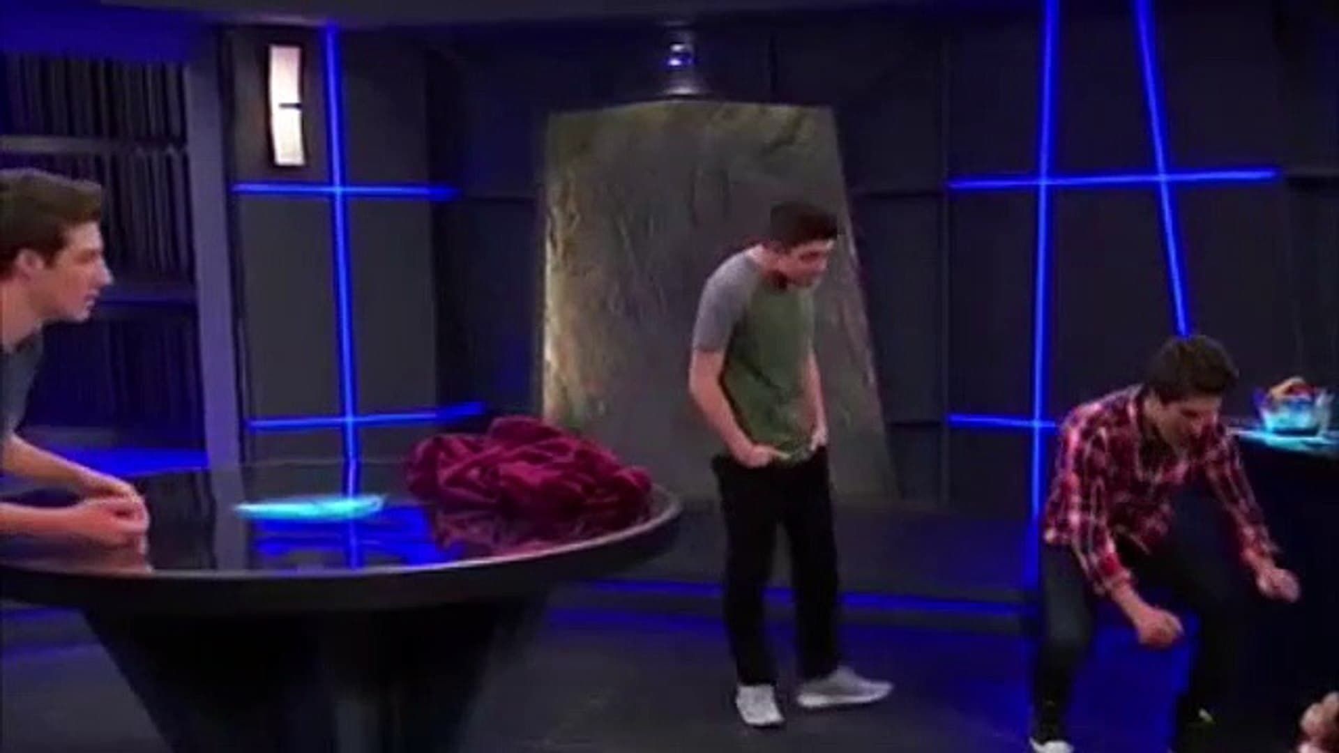 Lab Rats: Elite Force background