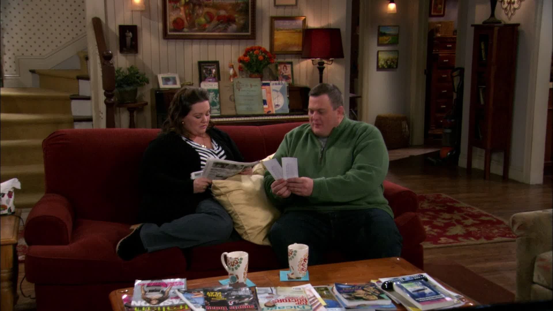 Mike & Molly background