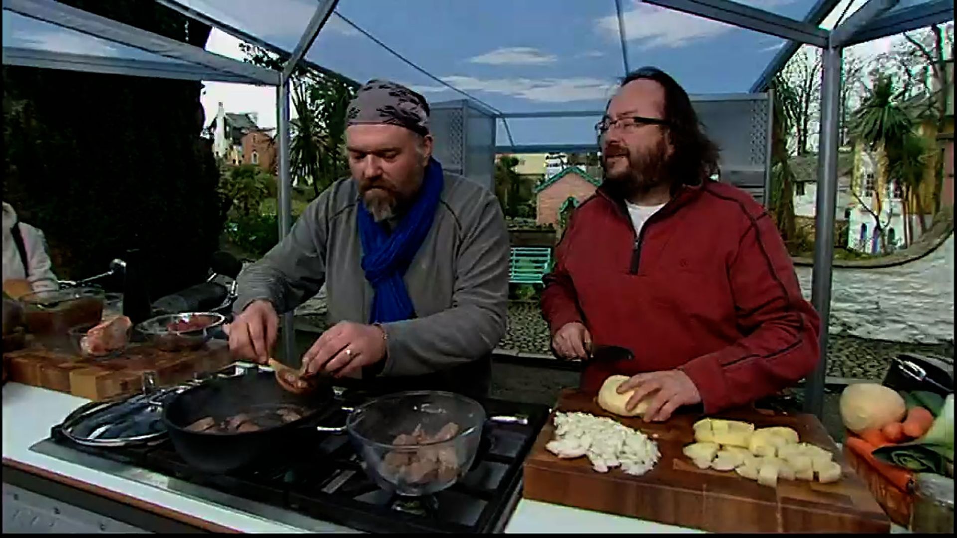 The Hairy Bikers' Food Tour of Britain background