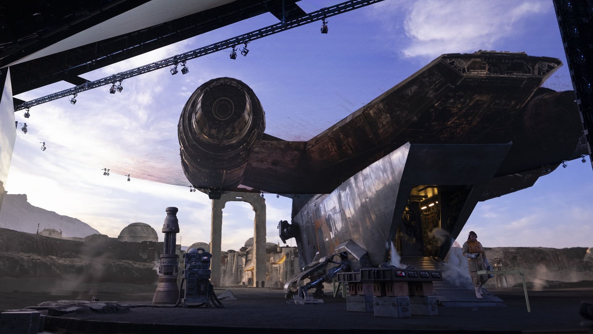 Disney Gallery: The Mandalorian background