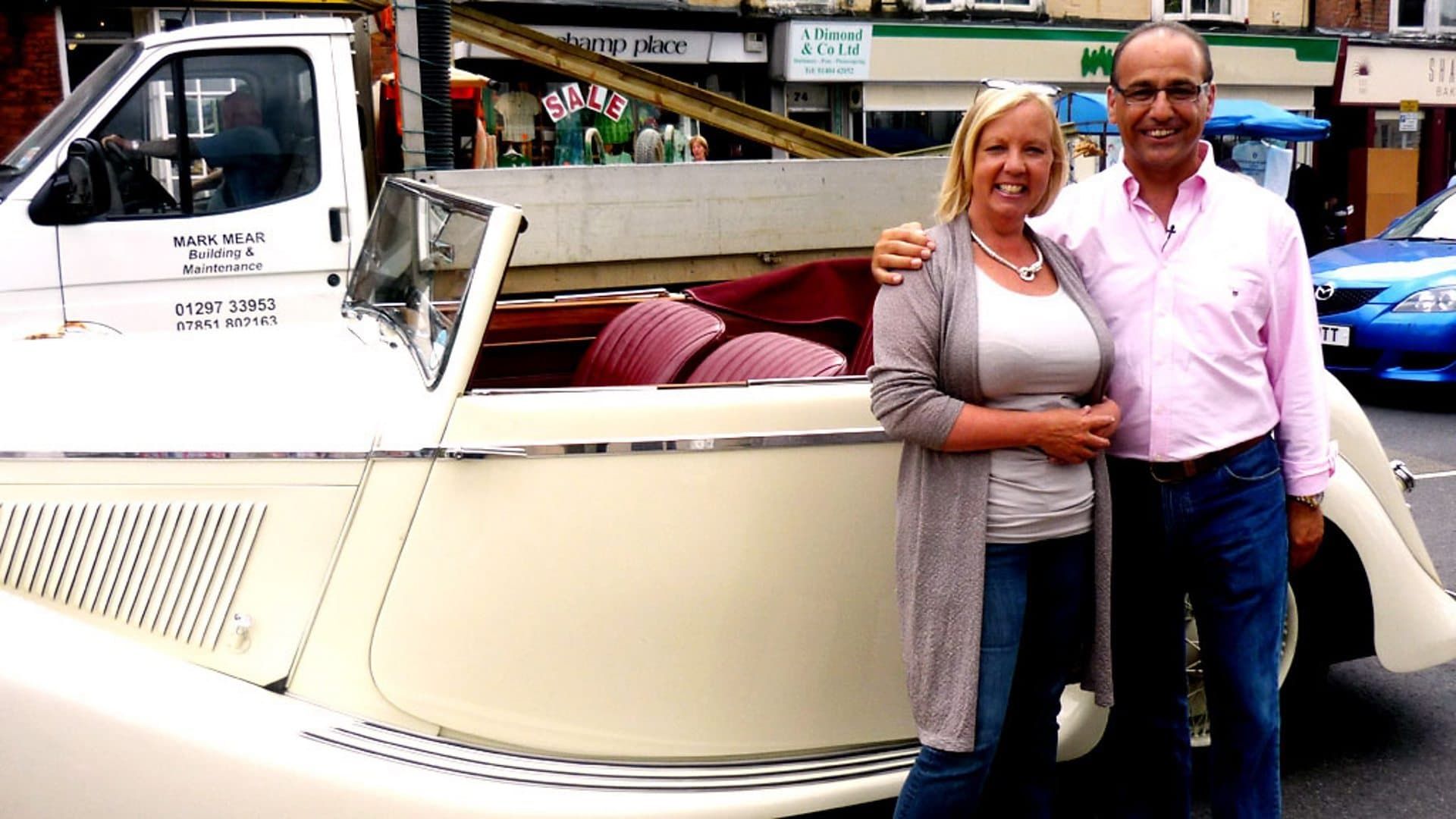 Celebrity Antiques Road Trip background