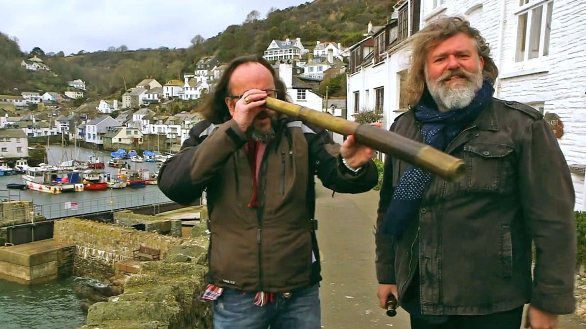 The Hairy Bikers' Pubs That Built Britain background