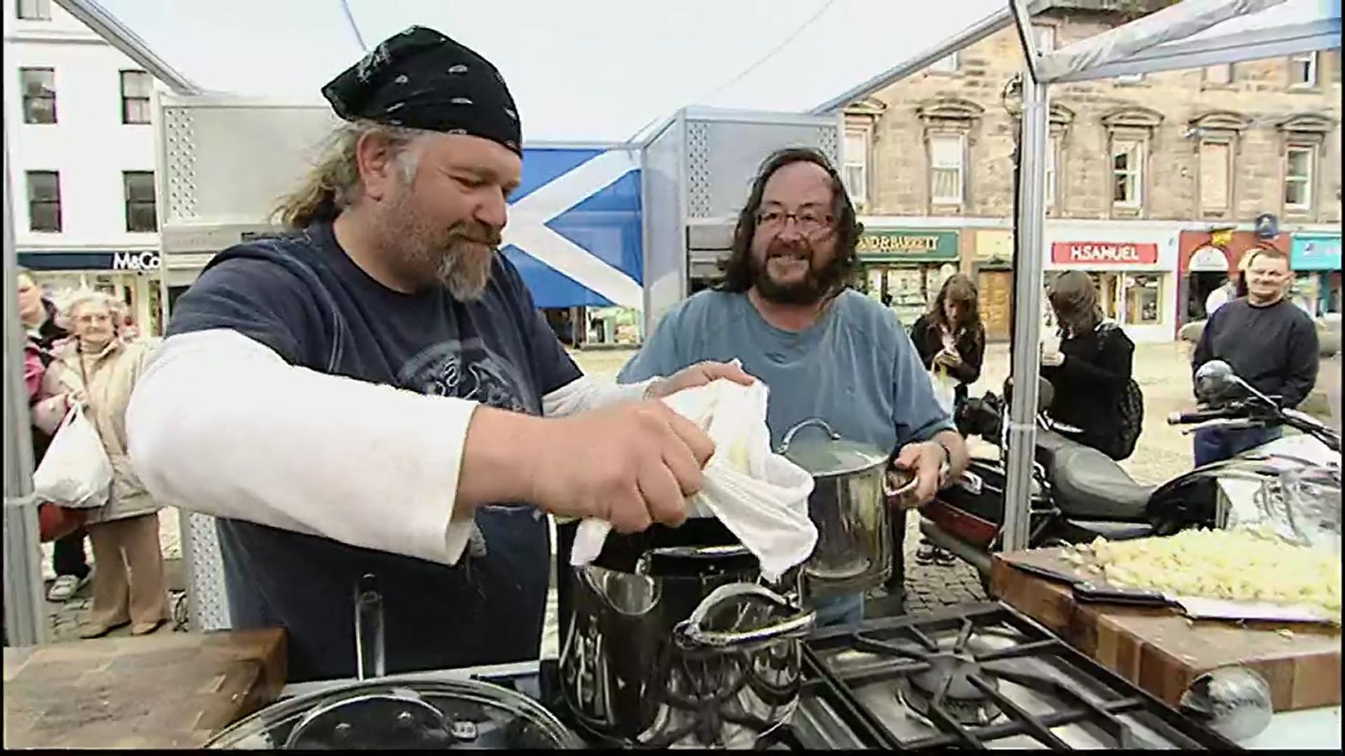 The Hairy Bikers' Food Tour of Britain background