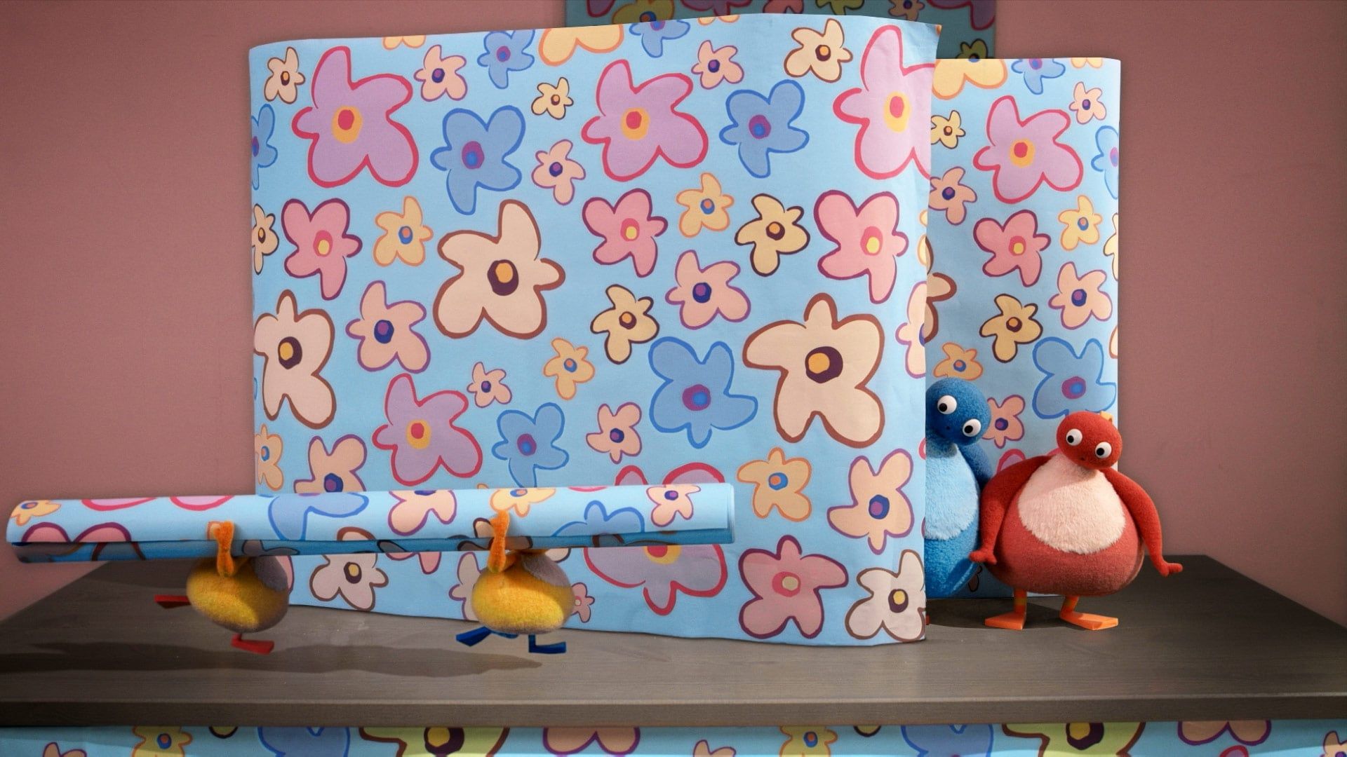 Twirlywoos background