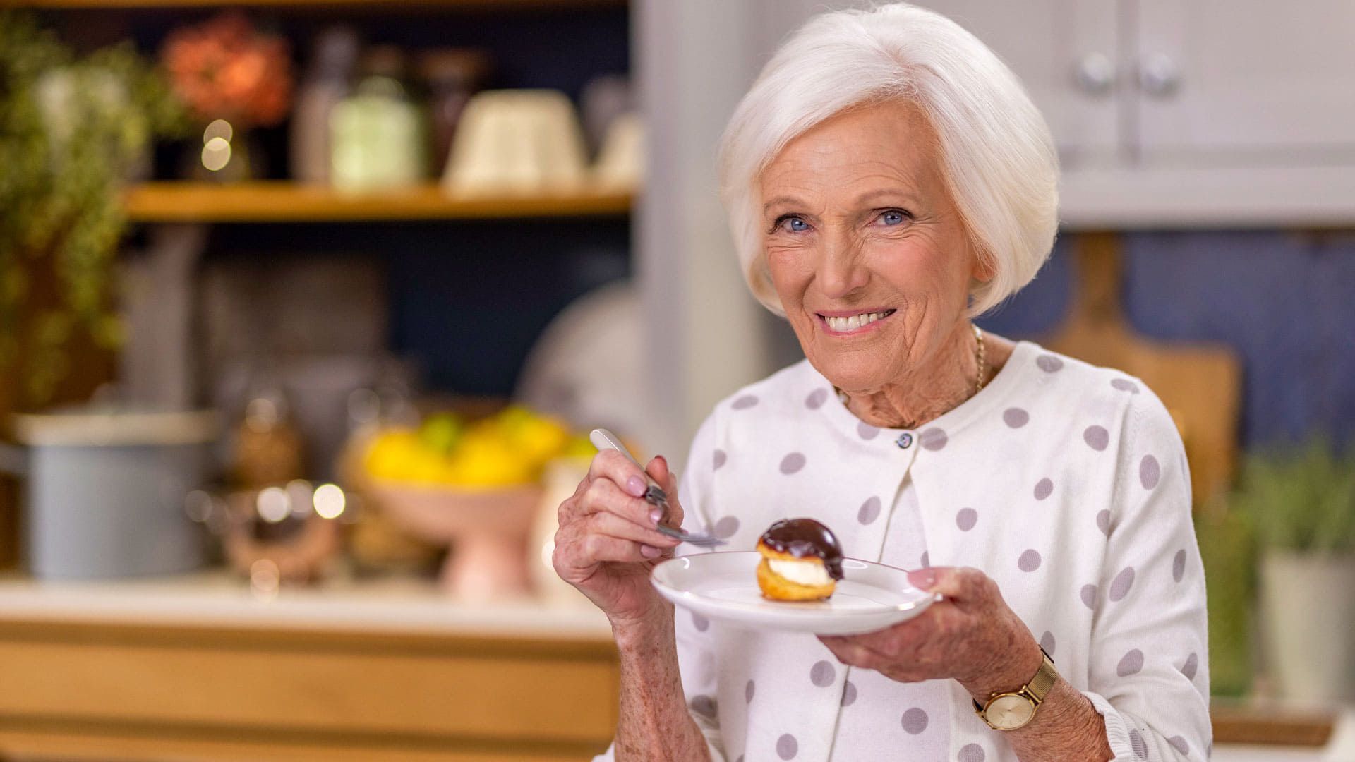 Mary Berry: Love to Cook background