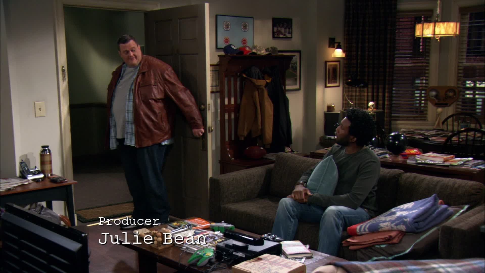 Mike & Molly background