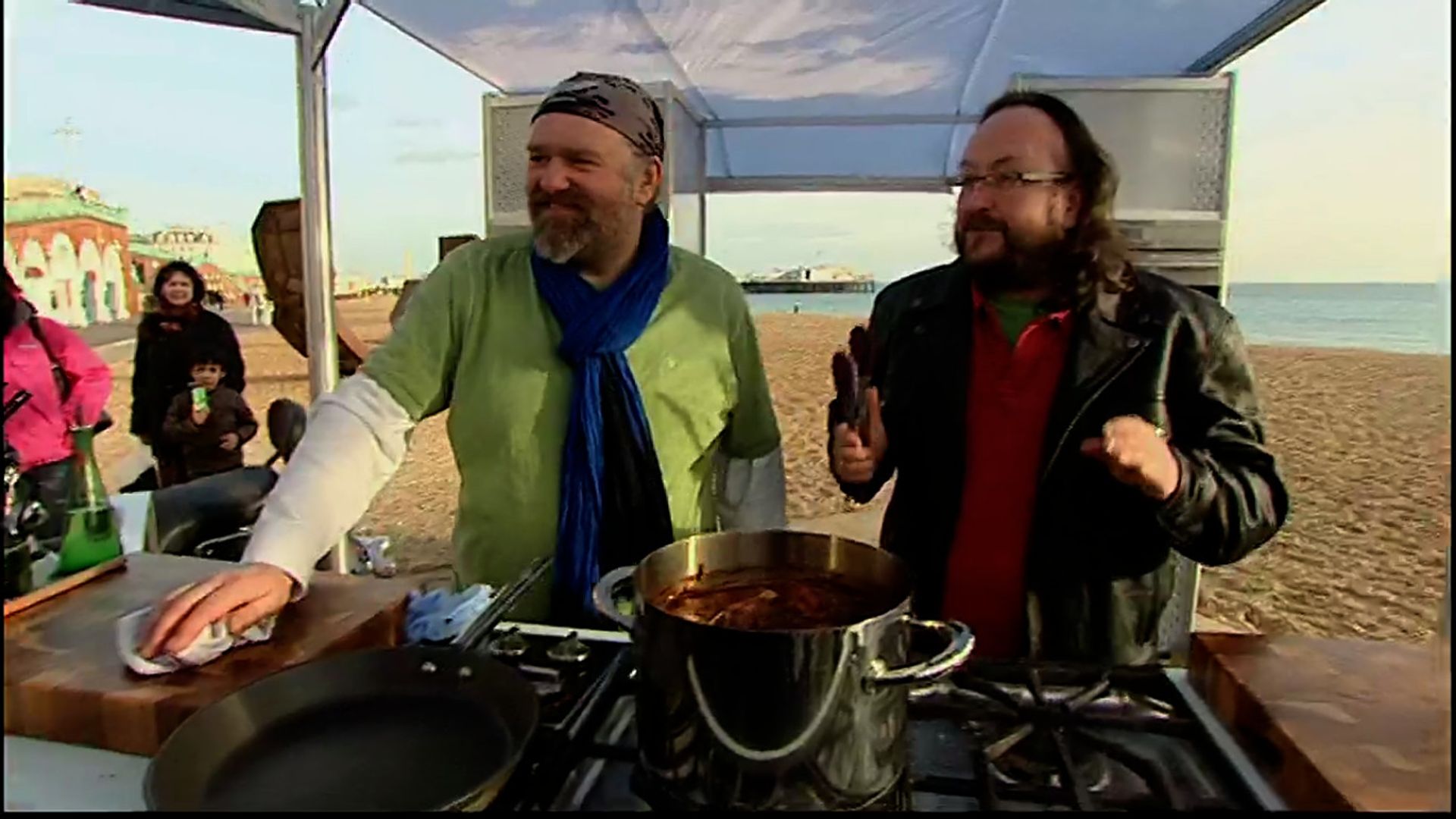 The Hairy Bikers' Food Tour of Britain background