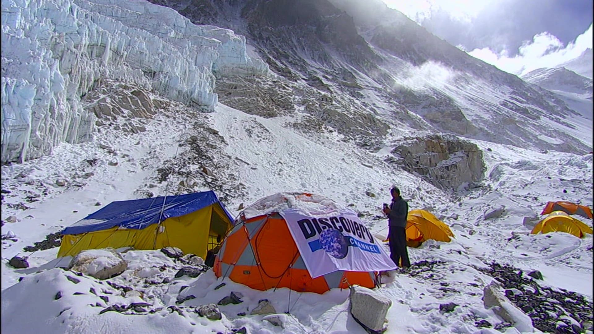 Ultimate Survival: Everest background