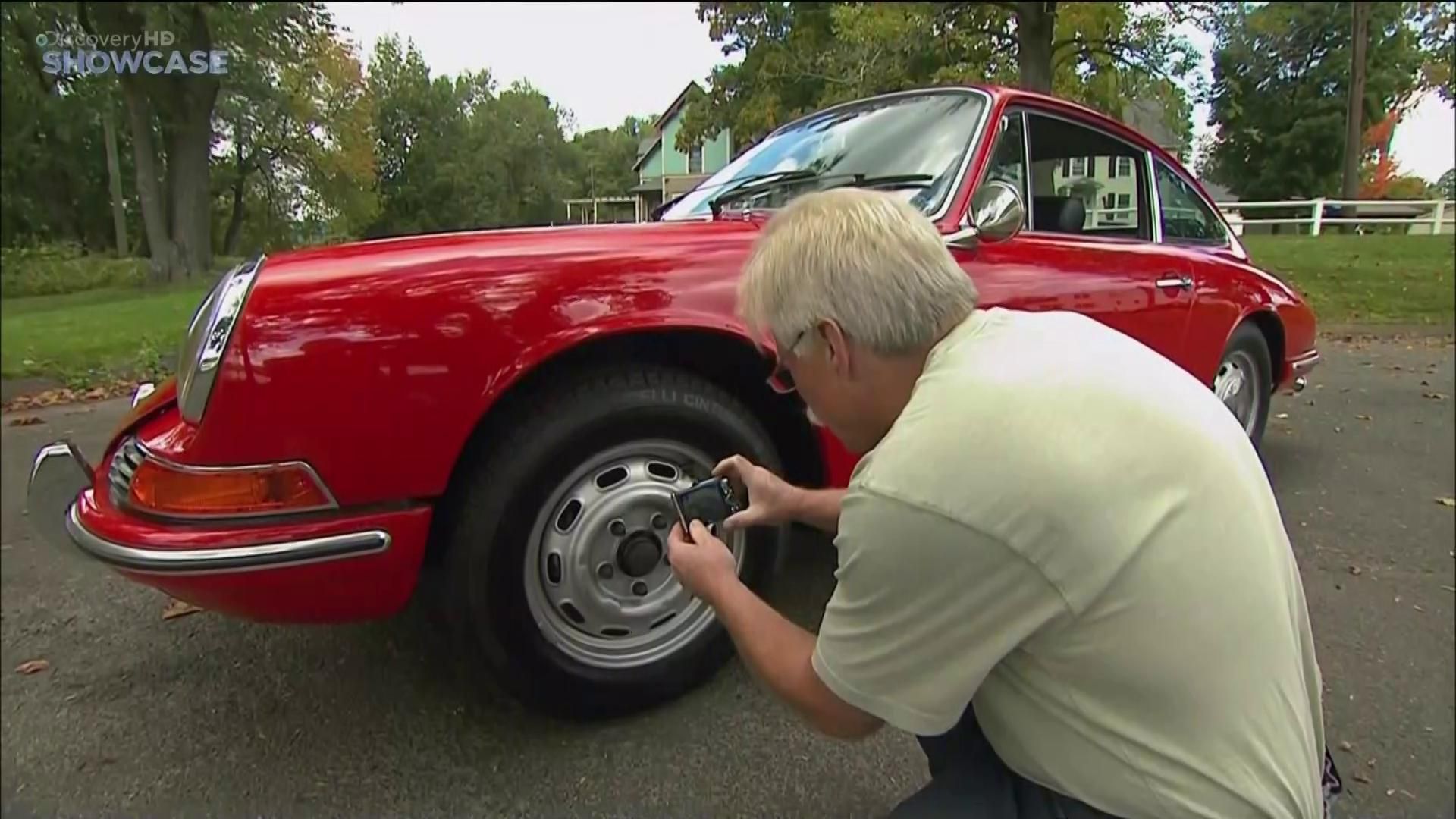 Chasing Classic Cars background