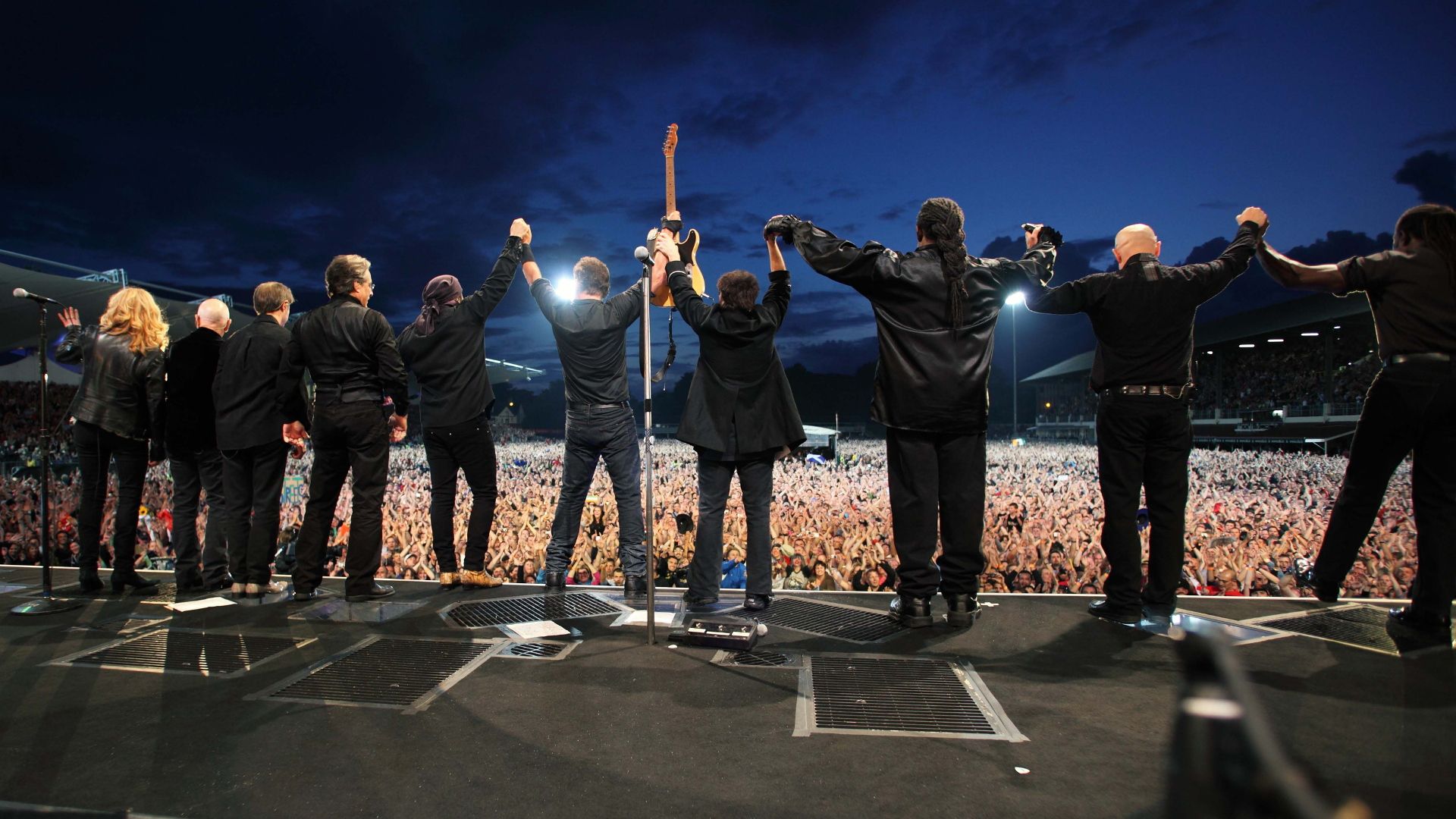 Bruce Springsteen and the E Street Band: London Calling - Live in Hyde Park background