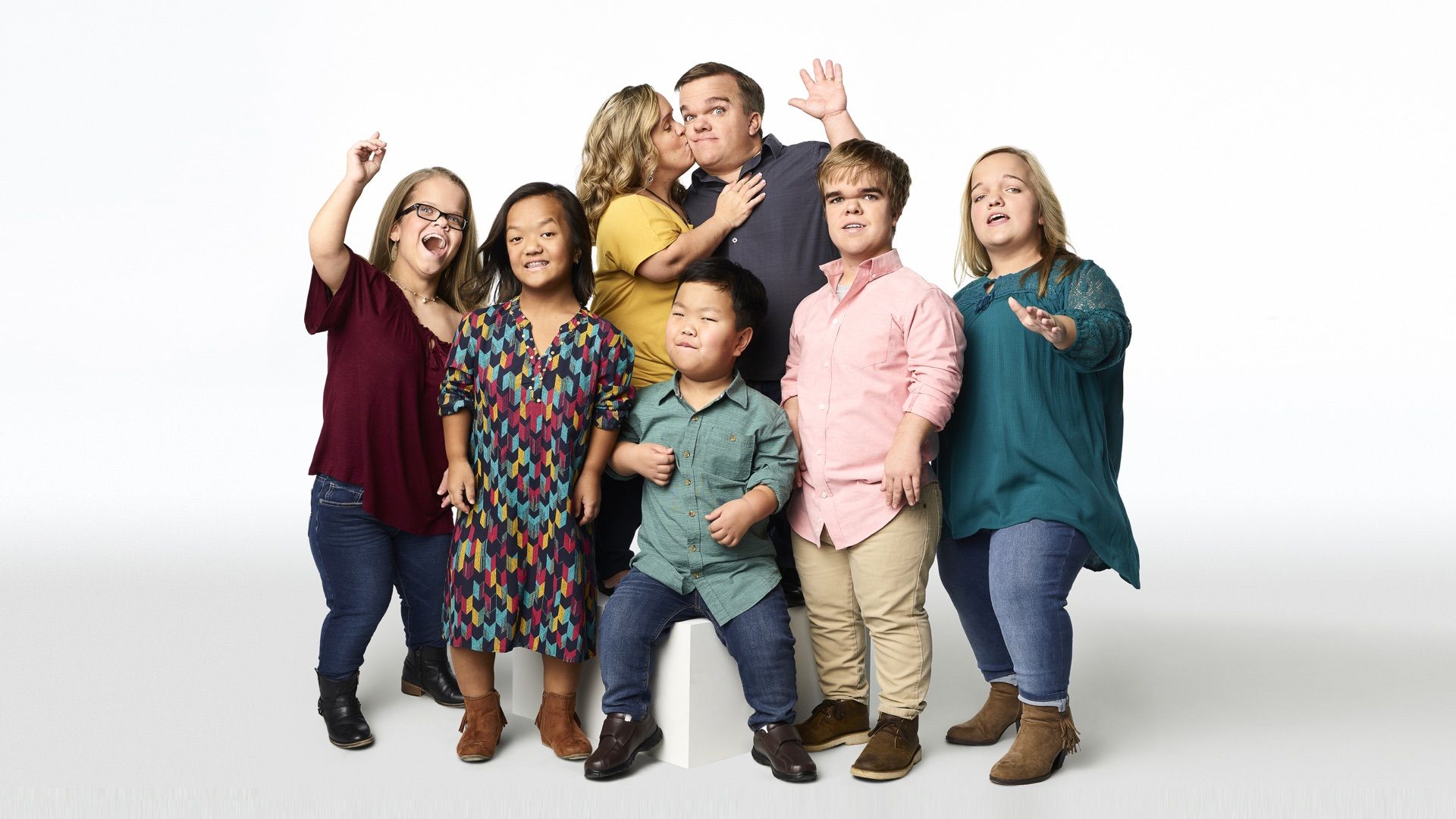 7 Little Johnstons background