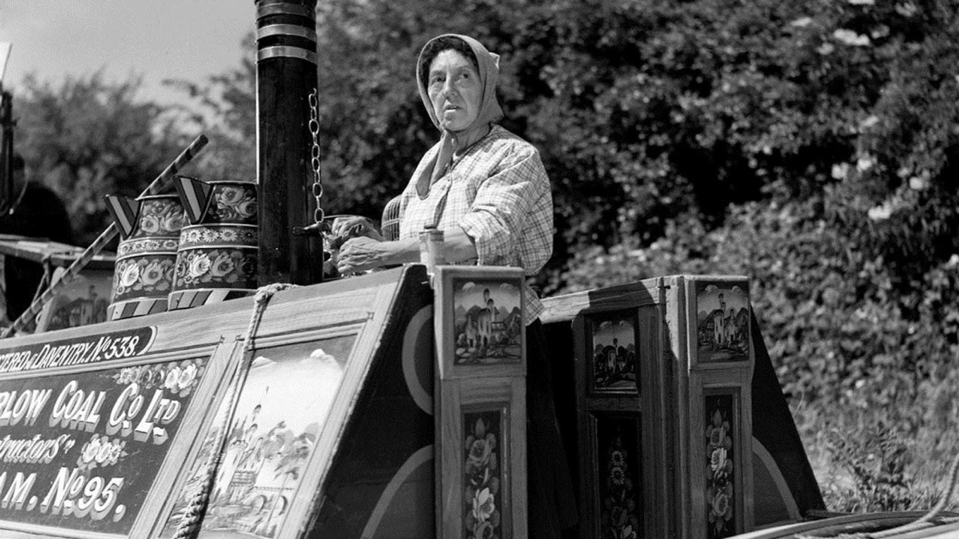 The Girl of the Canal background