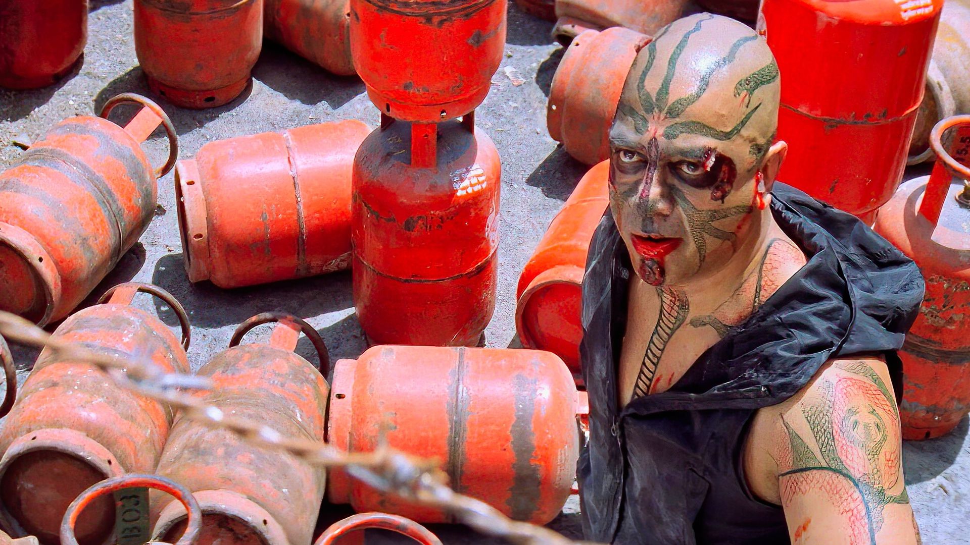 Aalavandhan background