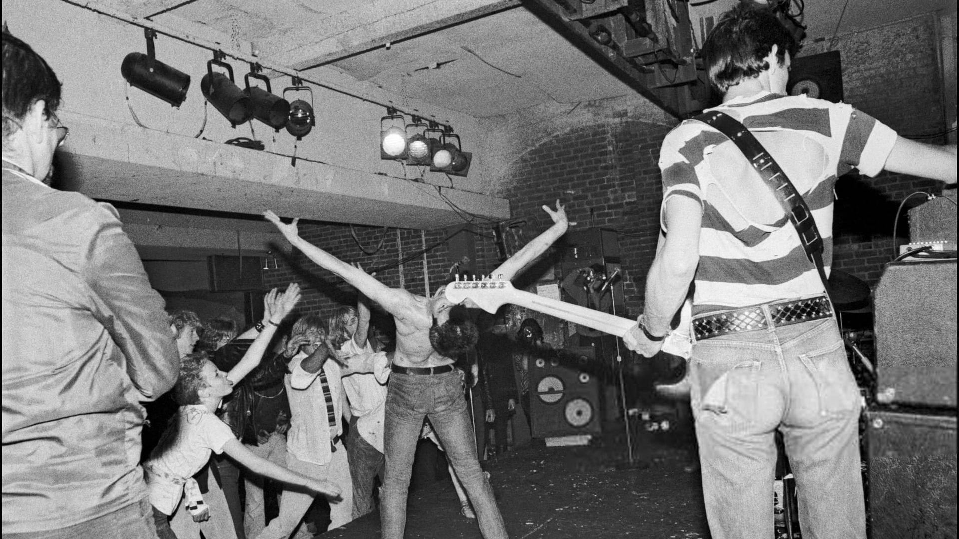 Dead Kennedys: The Early Years background