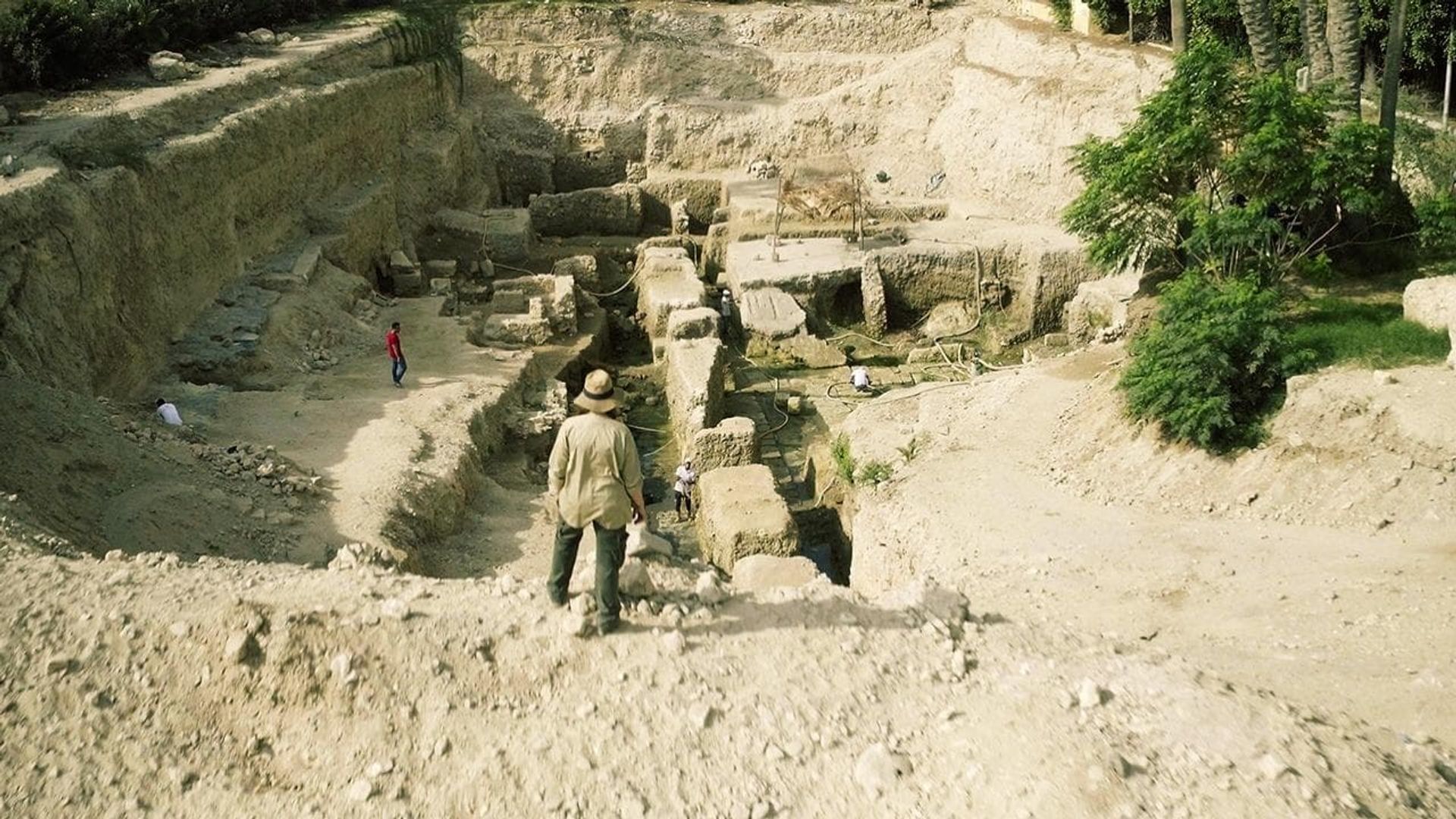 The Lost Tomb of Alexander the Great background