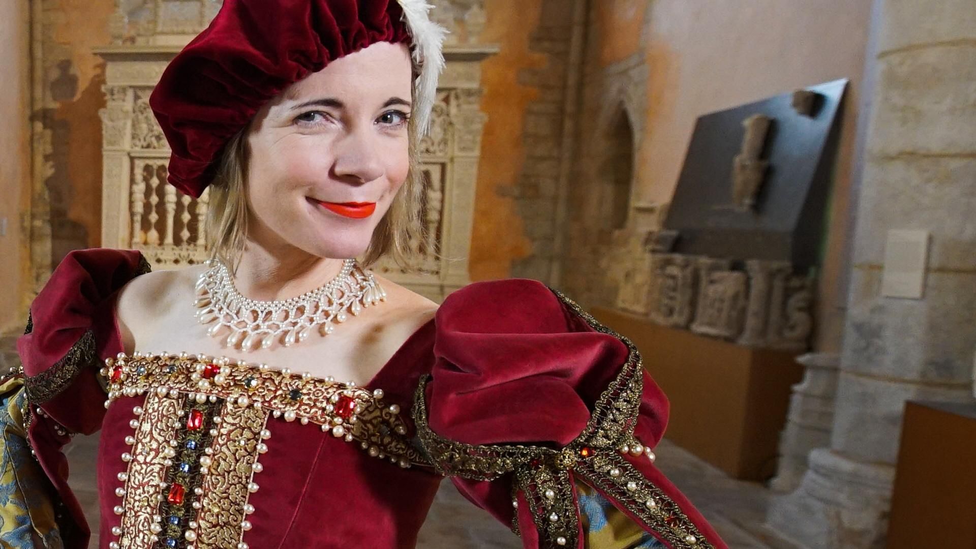 Lucy Worsley's Christmas Carol Odyssey background