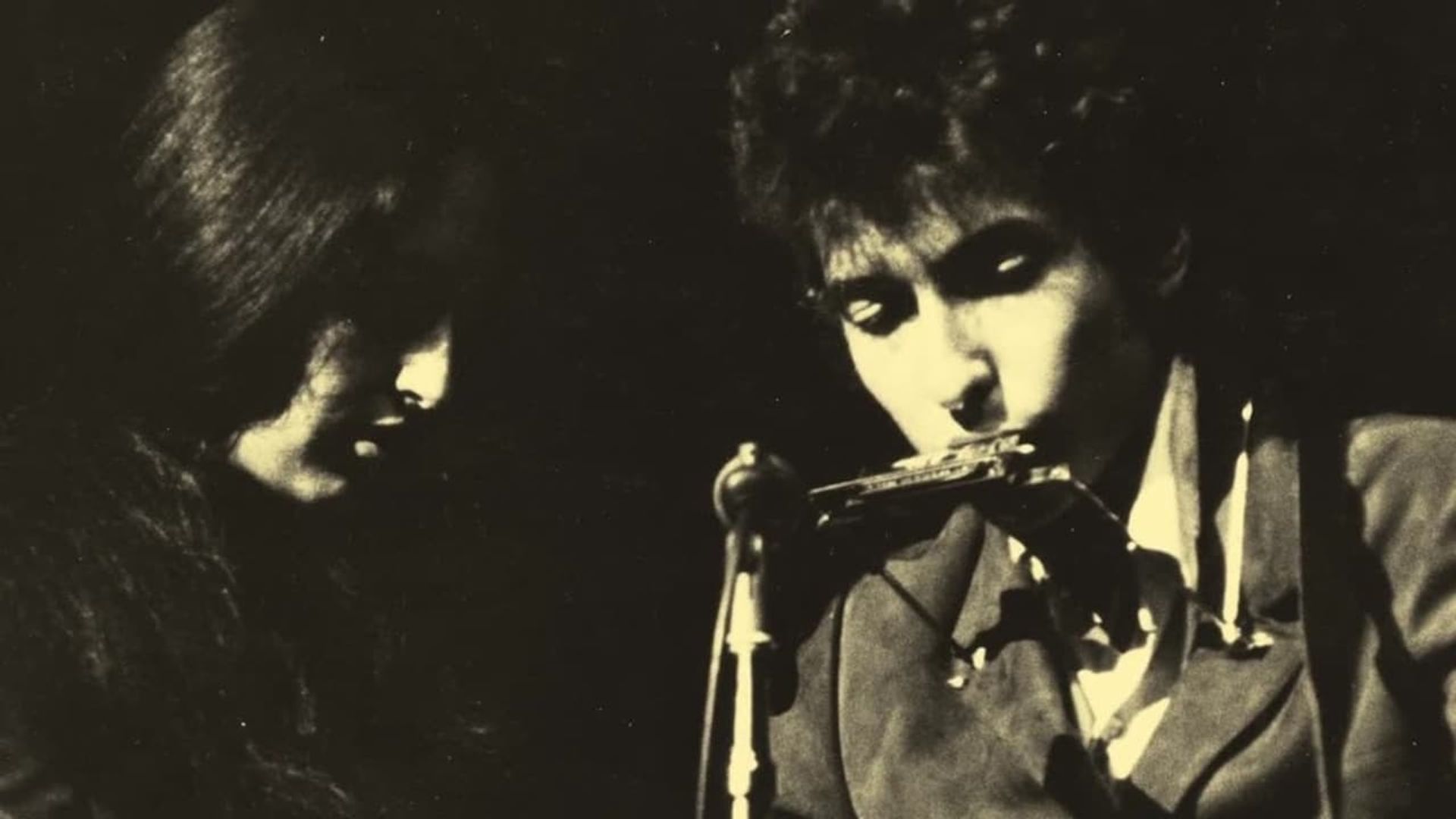 Bob Dylan: Busy Being Born background