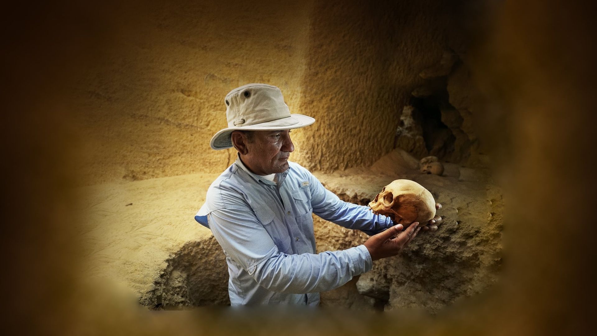 Lost Tombs of the Pyramids background