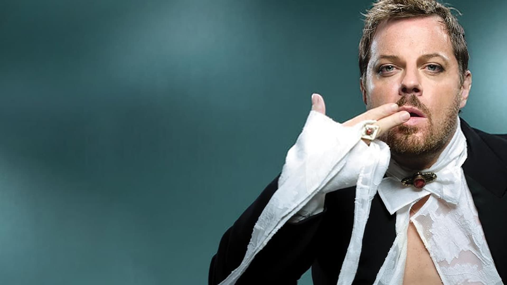 Eddie Izzard: Stripped background